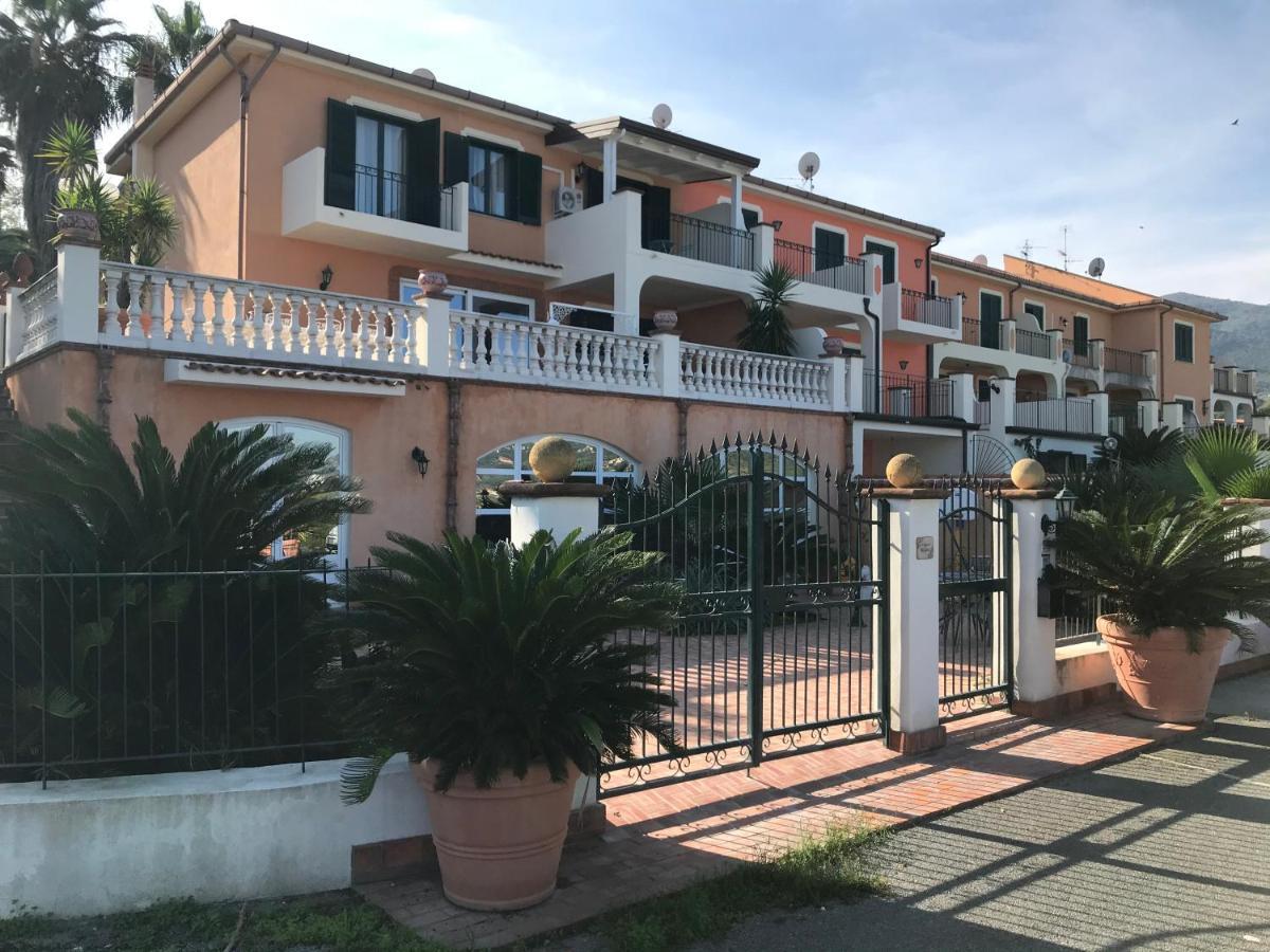 Villa Grace Пати Екстериор снимка