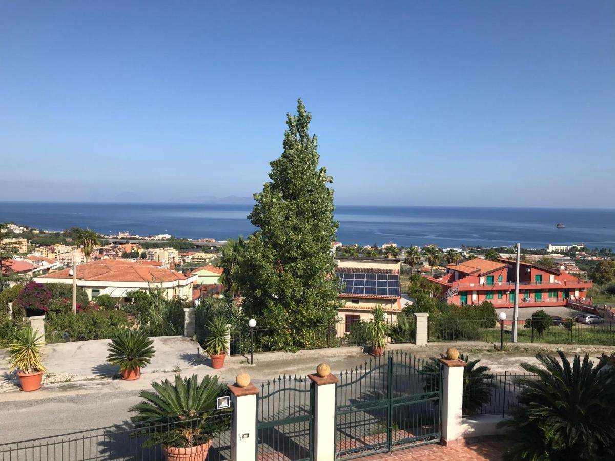 Villa Grace Пати Екстериор снимка