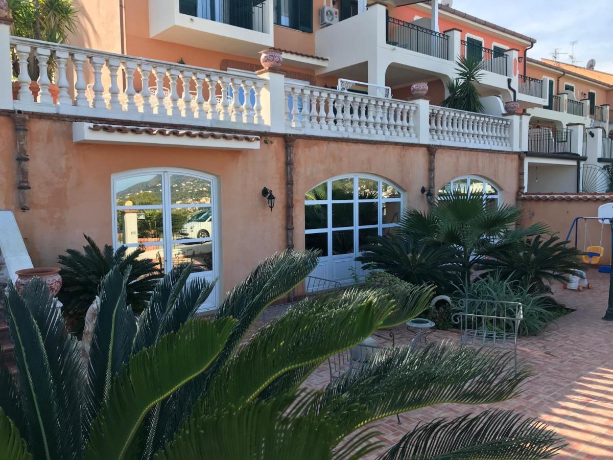 Villa Grace Пати Екстериор снимка