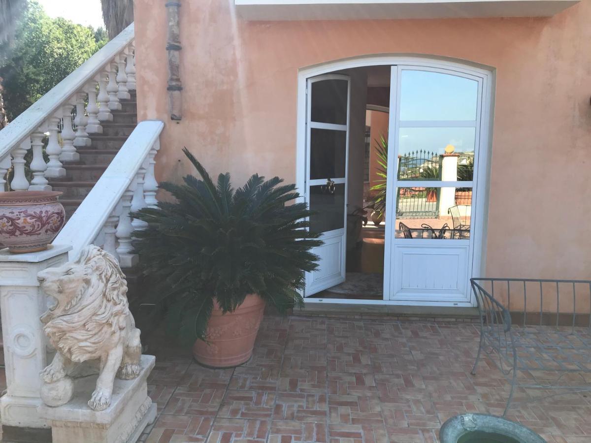 Villa Grace Пати Екстериор снимка