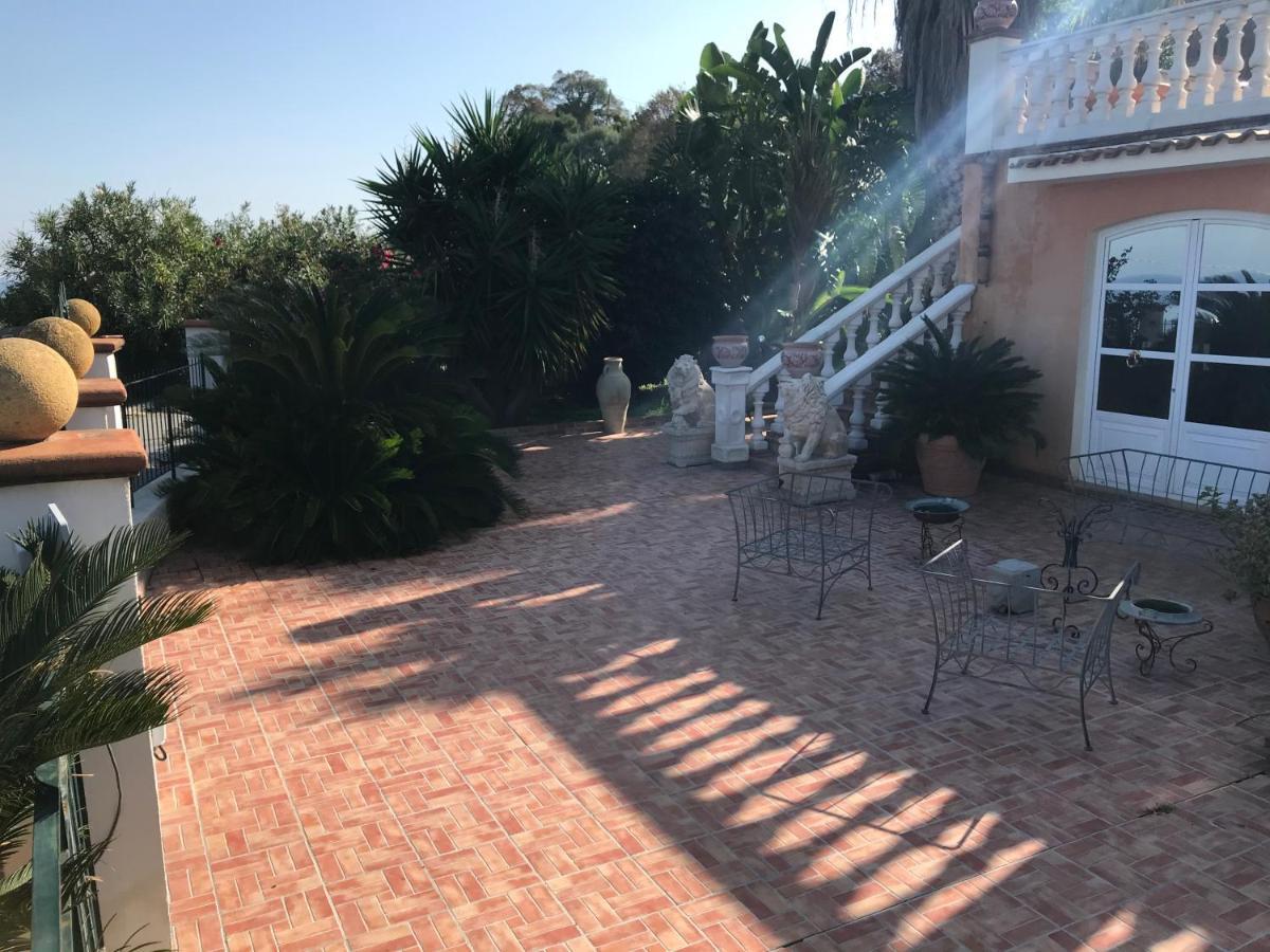 Villa Grace Пати Екстериор снимка